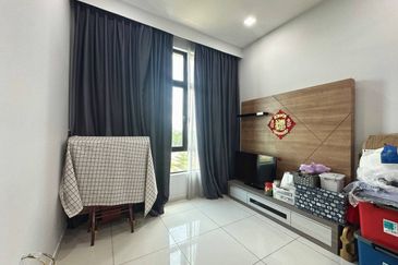 D'Summit Residences @ Kempas Utama