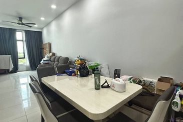 D'Summit Residences @ Kempas Utama