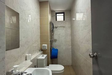 D'Summit Residences @ Kempas Utama