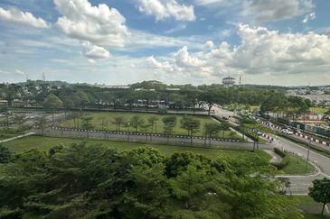 D'Summit Residences @ Kempas Utama