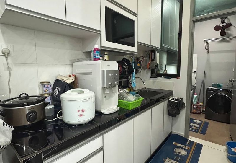 D'Summit Residences @ Kempas Utama