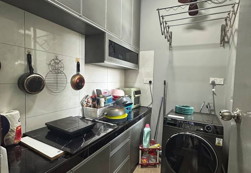 D'Summit Residences @ Kempas Utama