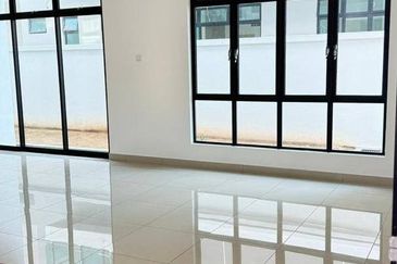 Taman Austin Mutiara Double Storey Cluster House for Sale