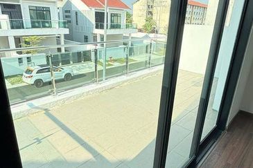 Taman Austin Mutiara Double Storey Cluster House for Sale