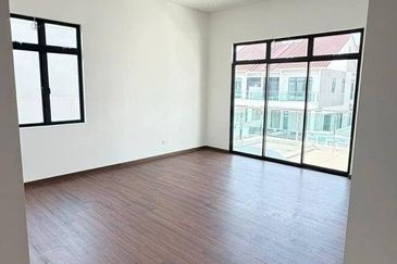 Taman Austin Mutiara Double Storey Cluster House for Sale