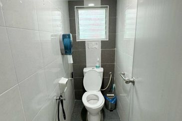 Taman Mount Austin Commercial