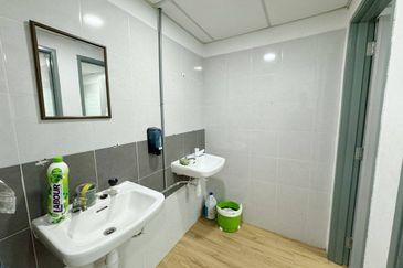 Taman Mount Austin Commercial