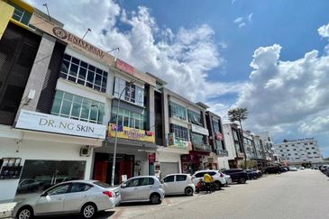 Taman Mount Austin Commercial