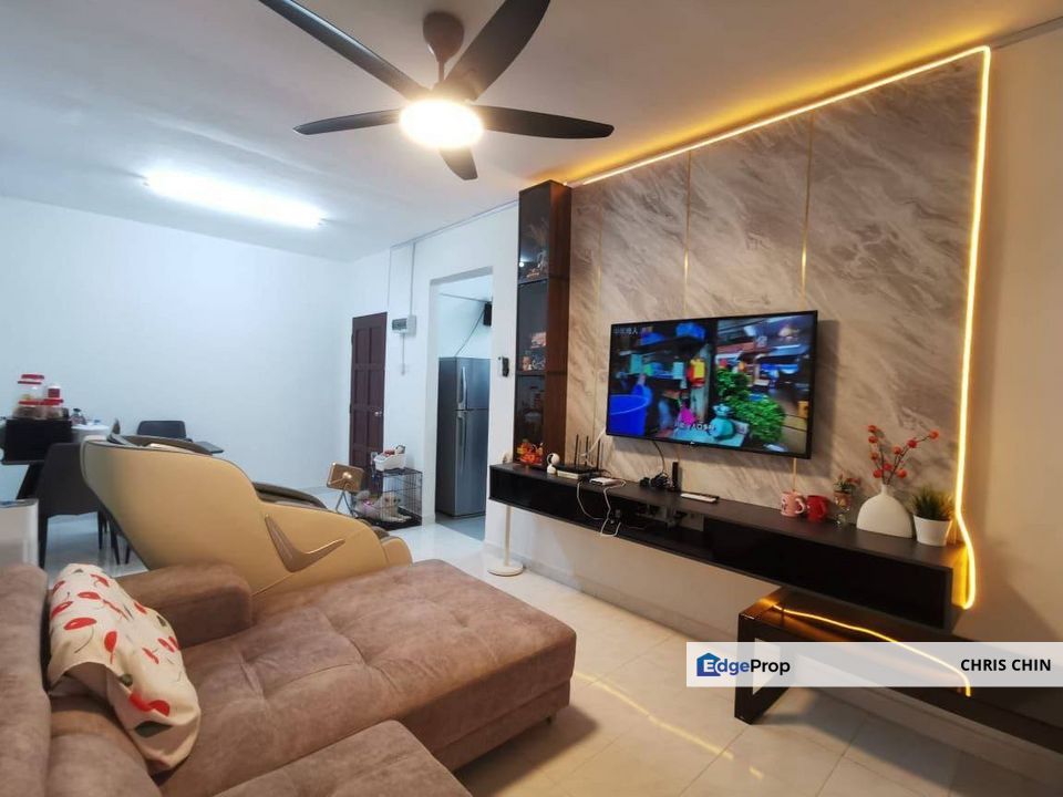 Desa Cemerlang Flat @ Pangsa Akasia 2 Bedroom For Sale, Johor, Ulu Tiram