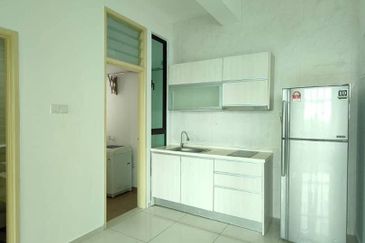 D'Summit Residences @ Kempas Utama