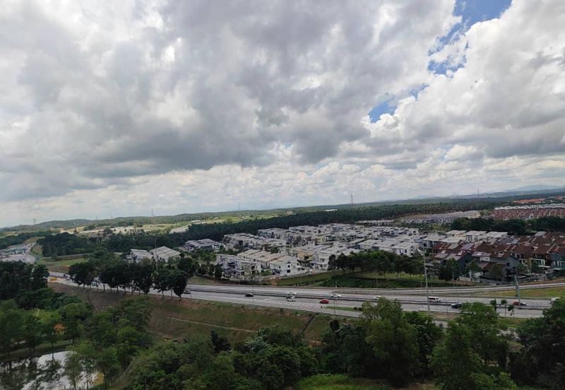 D'Summit Residences @ Kempas Utama