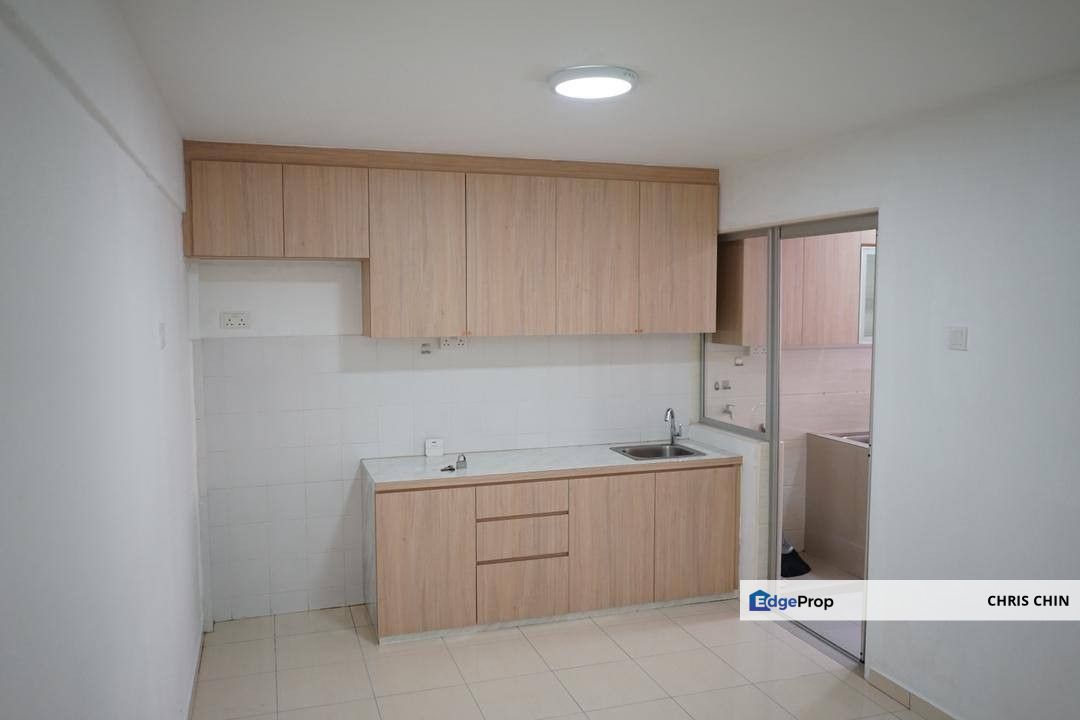 Plentong Low Cost Flat 3 Bedroom For Sale , Johor, Pasir Gudang