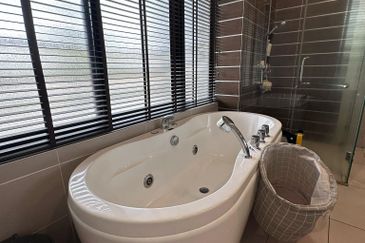 SETIA ECO PARK SETIA DUTA 46x85 FULLY RENOVATED Double Storey House For Sale