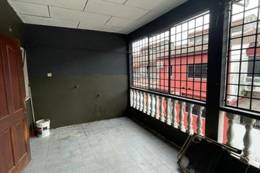 Double Storey Terrace House Taman Palm Grove