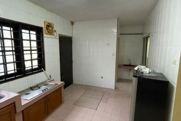 Double Storey Terrace House Taman Palm Grove