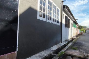 Double Storey Terrace House Taman Palm Grove