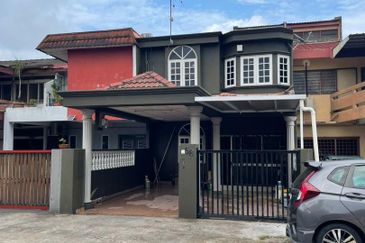 Double Storey Terrace House Taman Palm Grove
