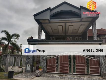 CORNER LOT Extra Land 40Ft Renovated Unit Bandar Puteri Klang, Selangor, Klang