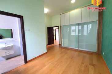 Jalan Kemuning Permai 33/42 