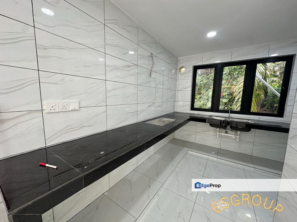 4,660SQFT CORNER LOT DOUBLE STOREY HOUSE JALAN PENDING BANDAR PUTERI KLANG !! FACING PARKING !! CASH BACK !!, Selangor, Klang