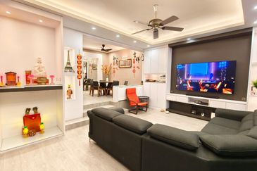 SL 10, Bandar Sungai Long