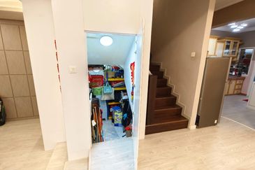 SL 10, Bandar Sungai Long