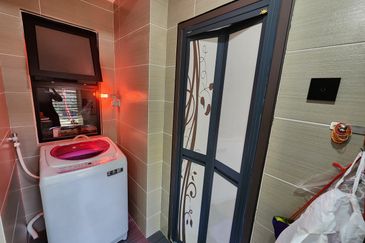 SL 10, Bandar Sungai Long