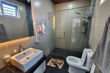 SL 10, Bandar Sungai Long