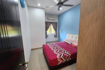 SL 10, Bandar Sungai Long