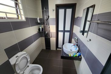 SL 10, Bandar Sungai Long