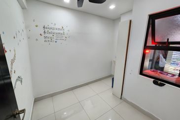 SL 10, Bandar Sungai Long