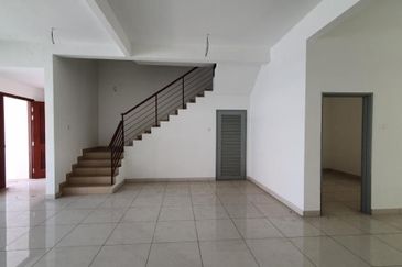 Putra Residence@Seri Kembangan, Taman Equine