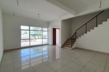 Putra Residence@Seri Kembangan, Taman Equine