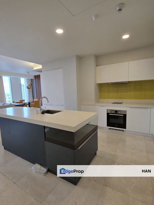 W Hotel Tropicana The Residences KLCC 1400sqft High floor 3bedrooms unit for sales KL Tower view in your living room, Kuala Lumpur, KLCC