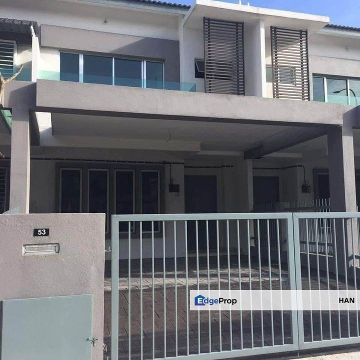 Taman Baiduri 2 Dengkil End lot unit for sales 20x79, Selangor, Dengkil