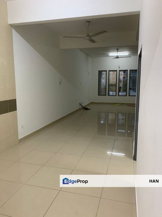 Taman Baiduri 2 Dengkil End lot unit for sales 20x79, Selangor, Dengkil