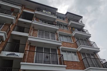 Villa Residence @ Goodview Heights