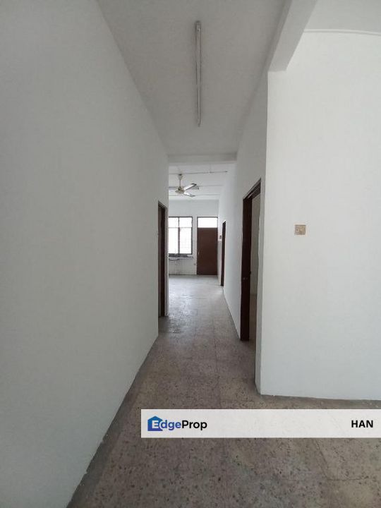 Taman Semarak in Nilai for sales, extended for extra bedroom, selling cheap, Negeri Sembilan, Nilai