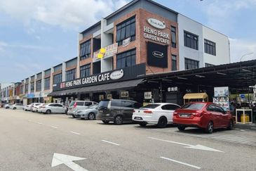 Pusat Komersial Suria (68 Avenue)