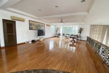 Stulang Laut / Darat