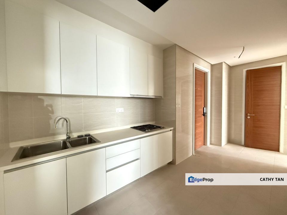 新山坡底 JB Town 最高极最壮观的 Astaka 豪华公寓出售⭐️可以观赏 City View 又是最大款具备部分家具的全新单位, Johor, Johor Bahru