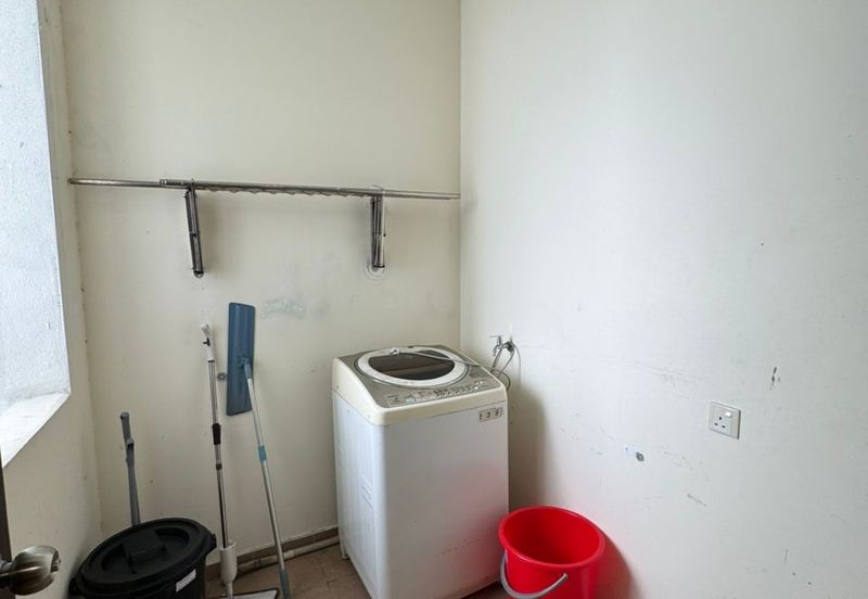 D'Summit Residences @ Kempas Utama