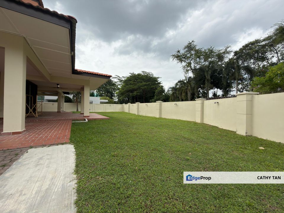 新山坡底 JB Town 拎包入住围篱保安区洋房🔥<5km CIQ/RTS 低密度环境宁静屋主刚刷新单位, Johor, Johor Bahru