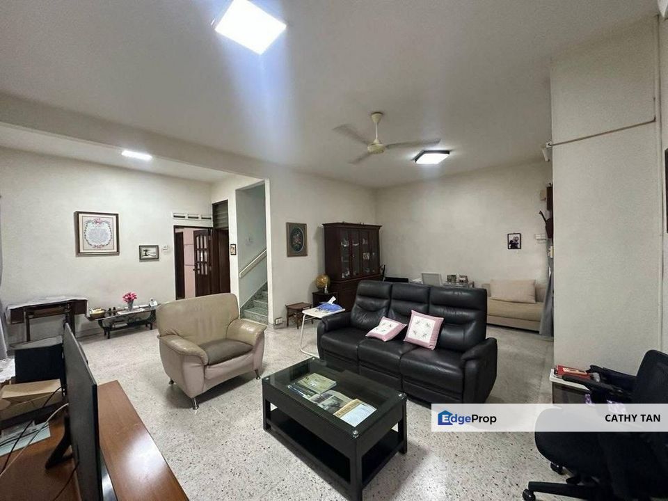 FULL LOAN! Foreigner can buy! 2层半独立出售🔥Taman Sentosa@JB Town靠近CIQ地点美美而且<5km可抵达Mid-valley/KSL等非常方便适合投资自住, Johor, Johor Bahru