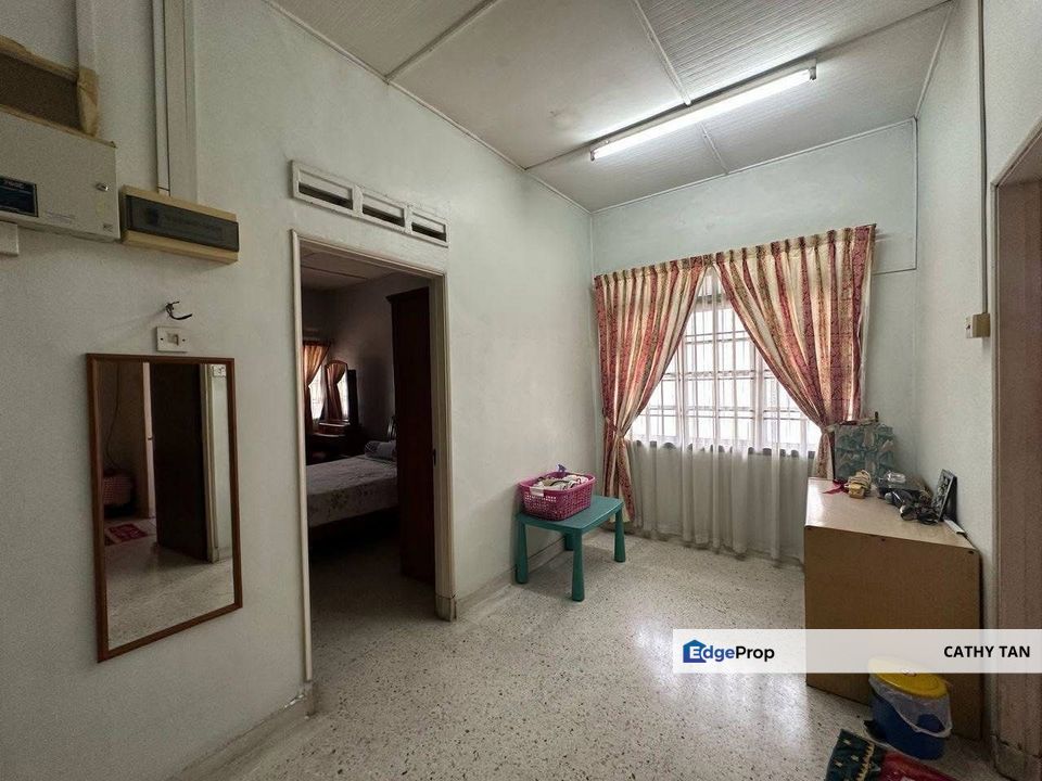 FULL LOAN! Foreigner can buy! 2层半独立出售🔥Taman Sentosa@JB Town靠近CIQ地点美美而且<5km可抵达Mid-valley/KSL等非常方便适合投资自住, Johor, Johor Bahru