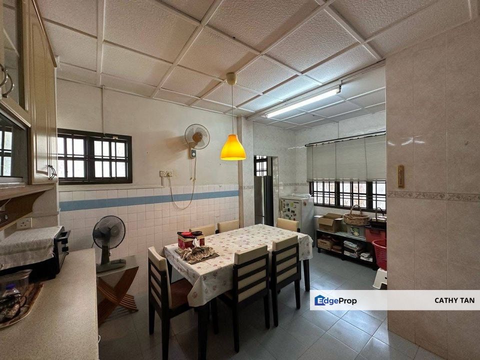 FULL LOAN! Foreigner can buy! 2层半独立出售🔥Taman Sentosa@JB Town靠近CIQ地点美美而且<5km可抵达Mid-valley/KSL等非常方便适合投资自住, Johor, Johor Bahru