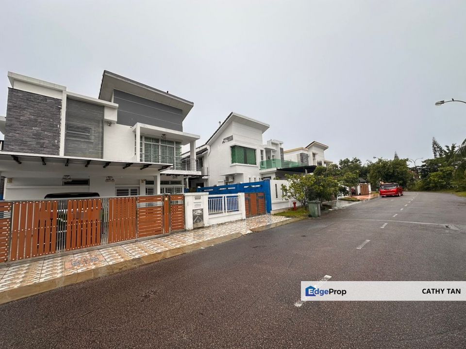 Mutiara Rini@Skudai 低于估价的双层联排独立别墅出售🔥 环境开阔采光好而且地点美美不管投资自住都合适, Johor, Skudai