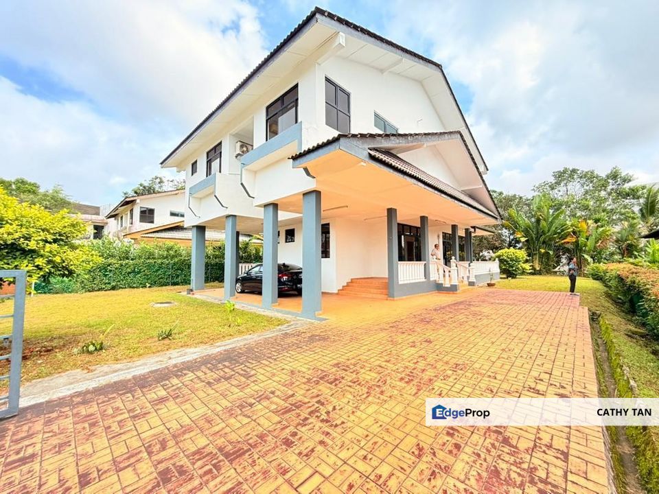 士乃Senai保安区大款双层Bungalow出售🔥环境宁静有大大的草地而且屋子保养美美, Johor, Senai