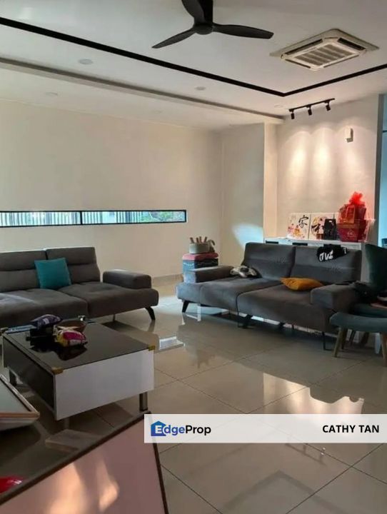 JB Town新山坡底龙园低密度保安区3层半独立洋房出售🔥靠近CIQ优质地点而且屋主耗资900k装修扩建还拥有太阳能, Johor, Johor Bahru