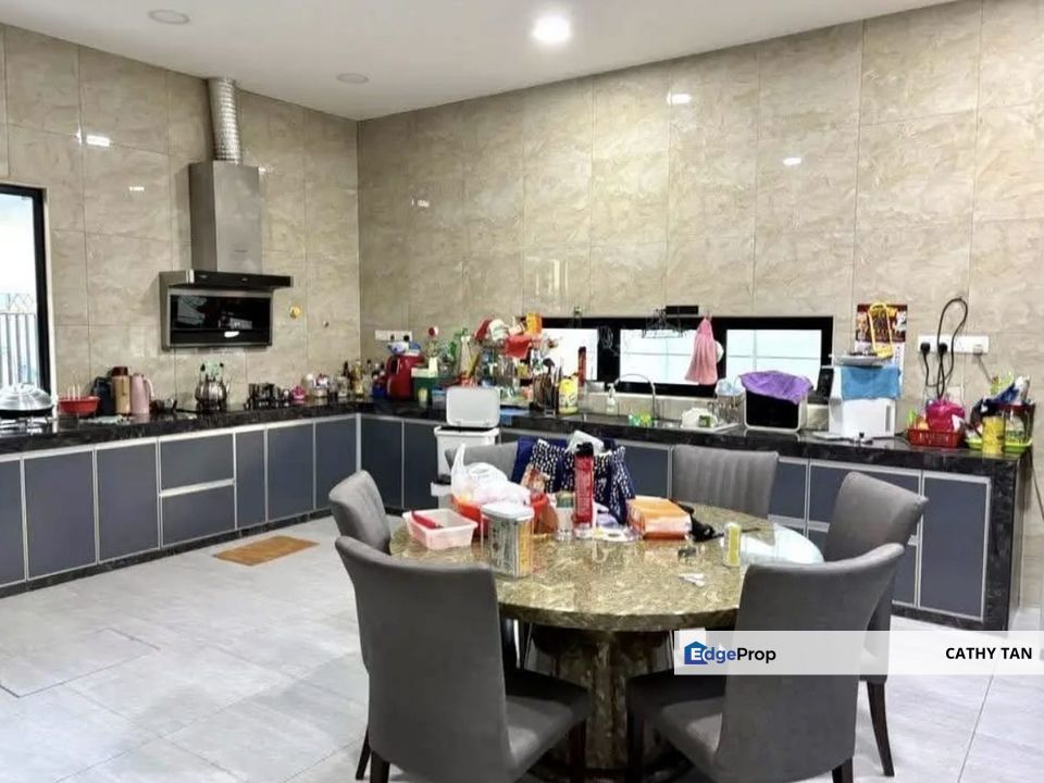 JB Town新山坡底龙园低密度保安区3层半独立洋房出售🔥靠近CIQ优质地点而且屋主耗资900k装修扩建还拥有太阳能, Johor, Johor Bahru